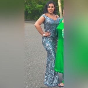 Prom dress very comfortable to wear stretchy it’s size 8, but can fit 10, and 12